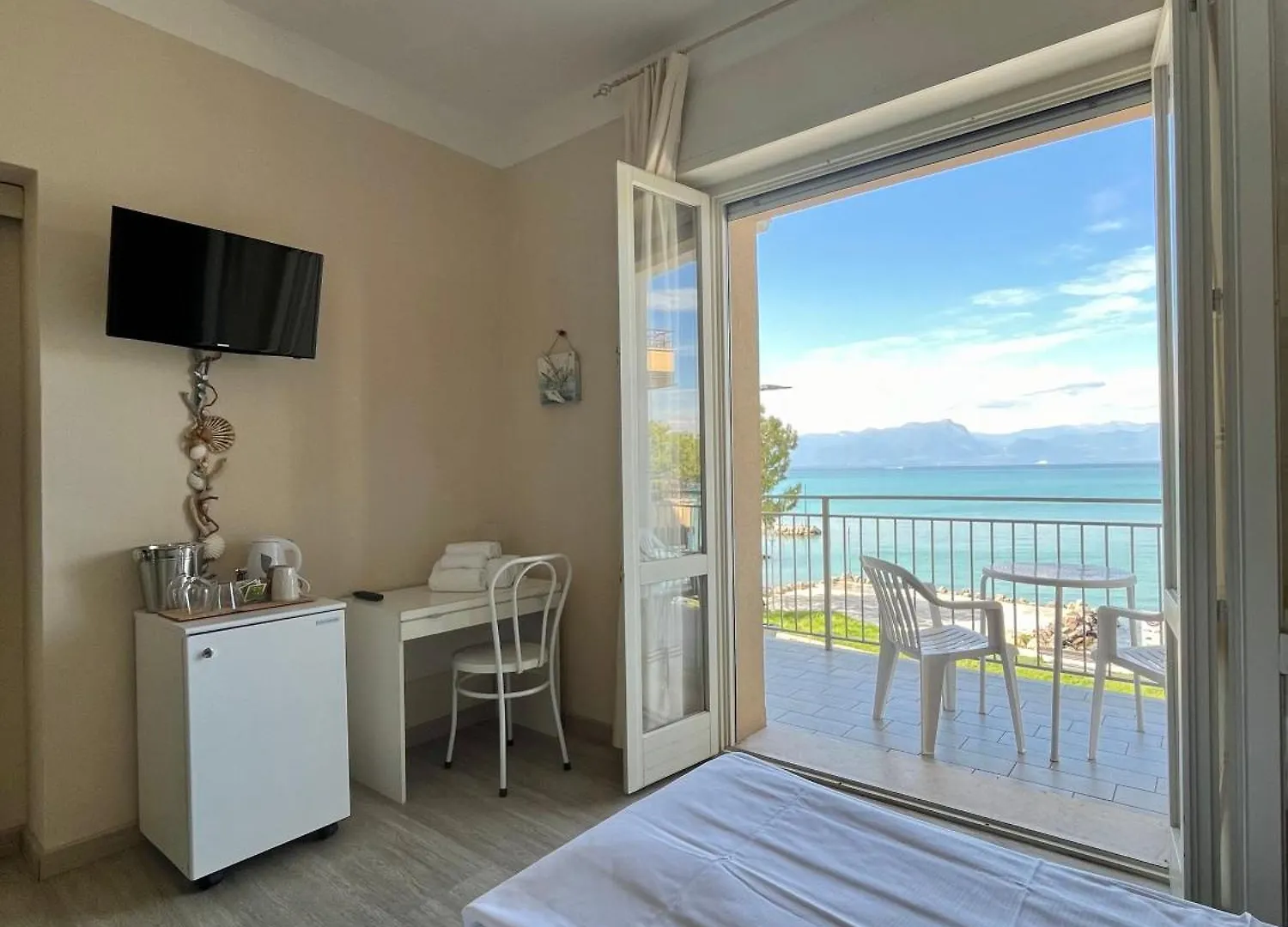 Casa Martori Lake View Rooms Peschiera del Garda 0*,  Itálie