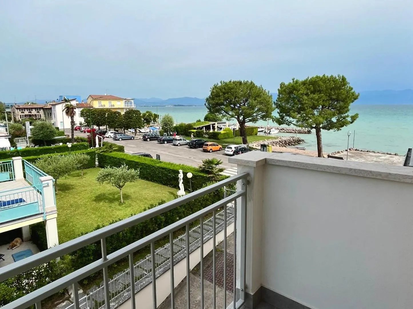 Casa Martori Lake View Rooms Peschiera del Garda 0*,  Itálie